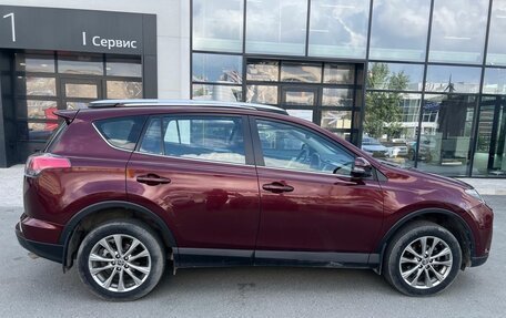 Toyota RAV4, 2017 год, 2 599 000 рублей, 5 фотография