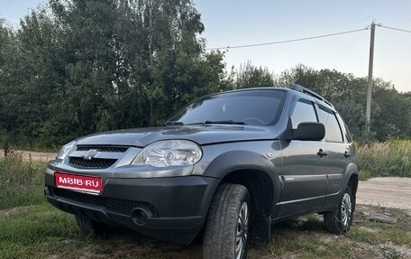 Chevrolet Niva I рестайлинг, 2011 год, 600 000 рублей, 1 фотография