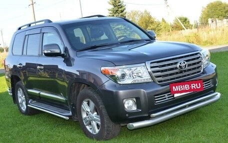 Toyota Land Cruiser 200, 2013 год, 4 900 000 рублей, 3 фотография