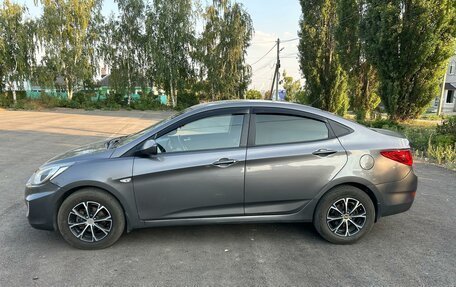 Hyundai Solaris II рестайлинг, 2011 год, 860 000 рублей, 2 фотография