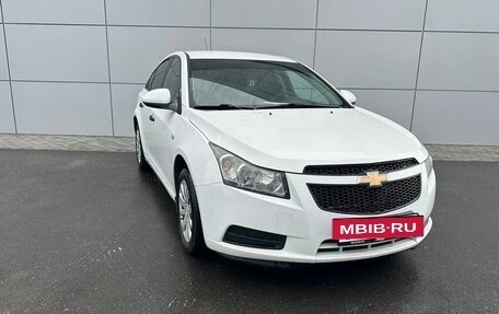 Chevrolet Cruze II, 2011 год, 700 000 рублей, 3 фотография