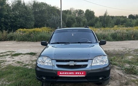 Chevrolet Niva I рестайлинг, 2011 год, 600 000 рублей, 2 фотография