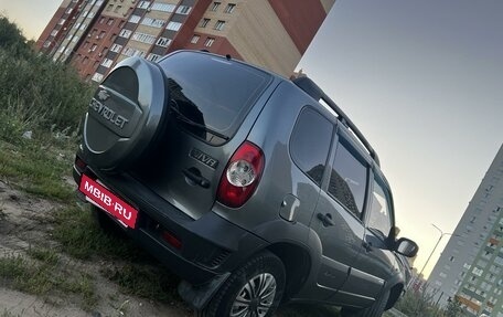 Chevrolet Niva I рестайлинг, 2011 год, 600 000 рублей, 4 фотография