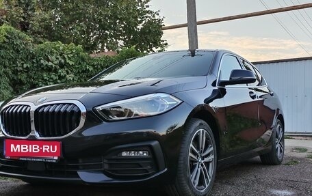 BMW 1 серия, 2021 год, 2 250 000 рублей, 5 фотография