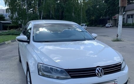 Volkswagen Jetta VI, 2013 год, 1 100 000 рублей, 3 фотография