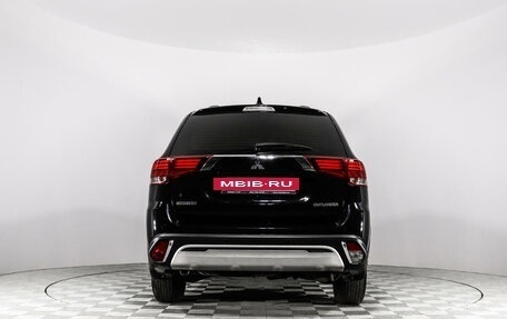 Mitsubishi Outlander III рестайлинг 3, 2019 год, 2 099 555 рублей, 6 фотография