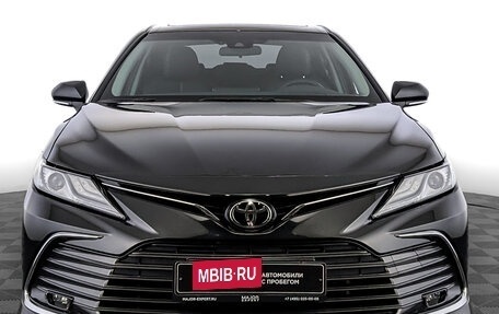 Toyota Camry, 2022 год, 3 695 000 рублей, 2 фотография