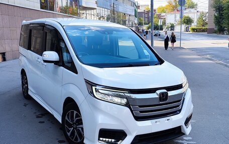 Honda Stepwgn IV, 2019 год, 2 950 000 рублей, 2 фотография