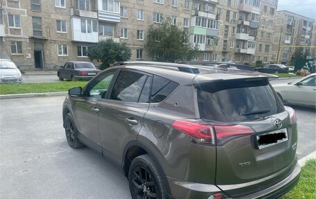 Toyota RAV4, 2019 год, 3 170 000 рублей, 6 фотография