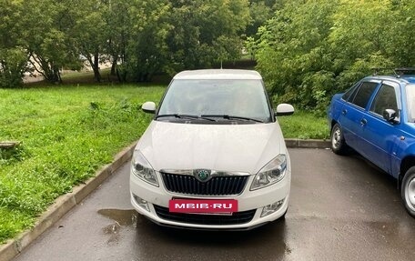 Skoda Fabia II, 2011 год, 870 000 рублей, 2 фотография