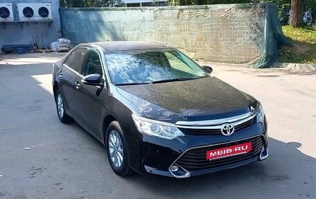 Toyota Camry, 2017 год, 2 450 000 рублей, 3 фотография