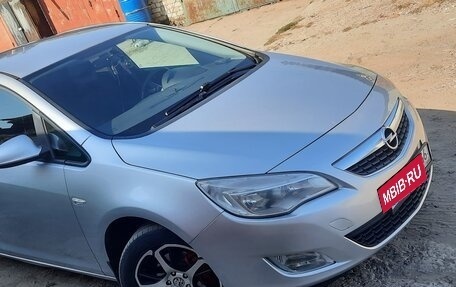 Opel Astra J, 2011 год, 740 000 рублей, 14 фотография