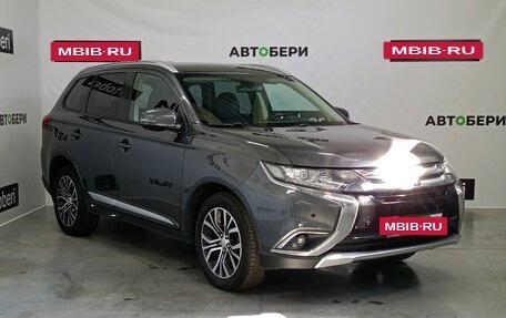 Mitsubishi Outlander III рестайлинг 3, 2018 год, 2 214 000 рублей, 4 фотография