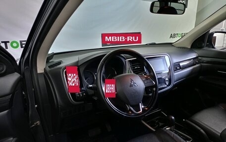 Mitsubishi Outlander III рестайлинг 3, 2018 год, 2 214 000 рублей, 12 фотография