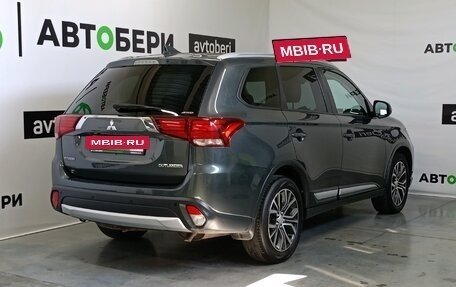 Mitsubishi Outlander III рестайлинг 3, 2018 год, 2 214 000 рублей, 10 фотография