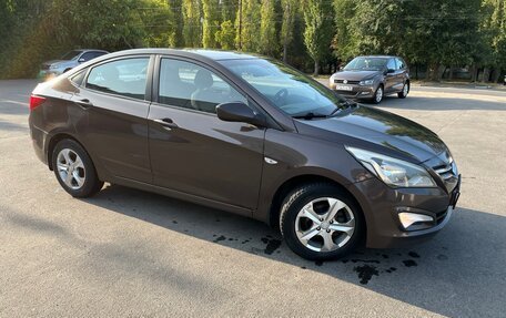 Hyundai Solaris II рестайлинг, 2014 год, 1 000 000 рублей, 4 фотография