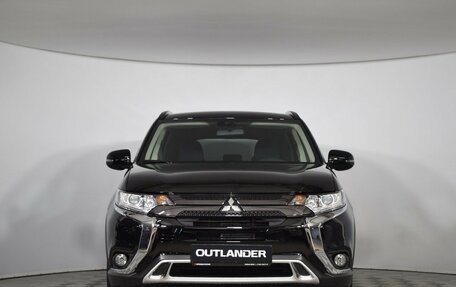 Mitsubishi Outlander III рестайлинг 3, 2022 год, 3 750 000 рублей, 2 фотография