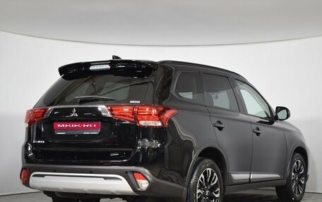 Mitsubishi Outlander III рестайлинг 3, 2022 год, 3 750 000 рублей, 4 фотография