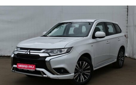 Mitsubishi Outlander III рестайлинг 3, 2022 год, 3 750 000 рублей, 1 фотография