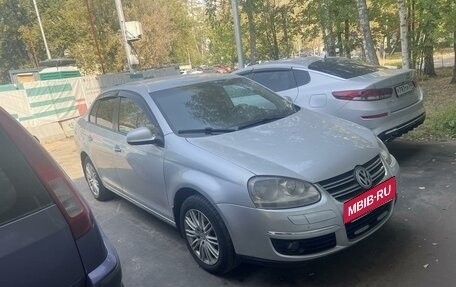 Volkswagen Jetta VI, 2007 год, 700 000 рублей, 2 фотография