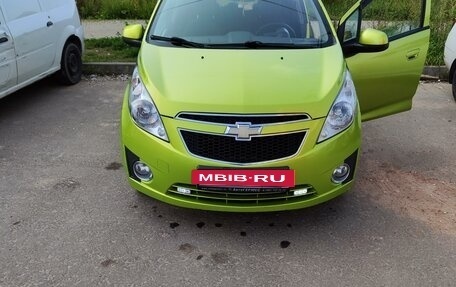 Chevrolet Spark III, 2011 год, 640 000 рублей, 2 фотография