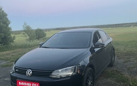 Volkswagen Jetta VI, 2012 год, 1 320 000 рублей, 2 фотография