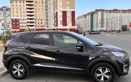 Renault Kaptur I рестайлинг, 2021 год, 2 000 000 рублей, 4 фотография