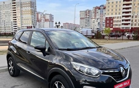 Renault Kaptur I рестайлинг, 2021 год, 2 000 000 рублей, 3 фотография