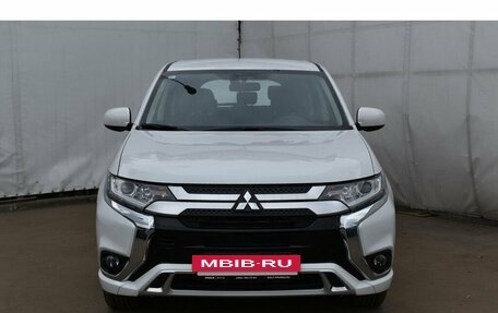 Mitsubishi Outlander III рестайлинг 3, 2022 год, 3 750 000 рублей, 2 фотография