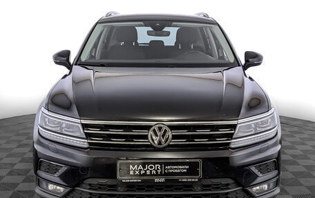 Volkswagen Tiguan II, 2019 год, 2 325 000 рублей, 2 фотография