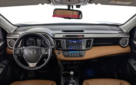 Toyota RAV4, 2017 год, 2 880 000 рублей, 14 фотография