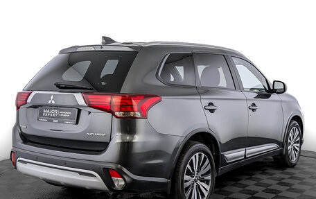 Mitsubishi Outlander III рестайлинг 3, 2019 год, 2 350 000 рублей, 5 фотография