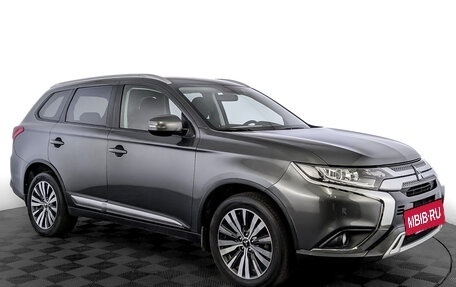 Mitsubishi Outlander III рестайлинг 3, 2019 год, 2 350 000 рублей, 3 фотография