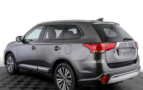 Mitsubishi Outlander III рестайлинг 3, 2019 год, 2 350 000 рублей, 7 фотография