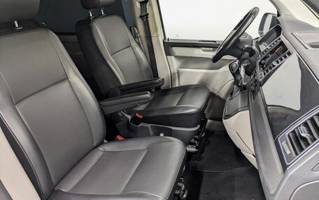 Volkswagen Caravelle T6 рестайлинг, 2019 год, 2 645 000 рублей, 23 фотография