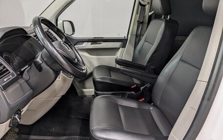 Volkswagen Caravelle T6 рестайлинг, 2019 год, 2 645 000 рублей, 20 фотография