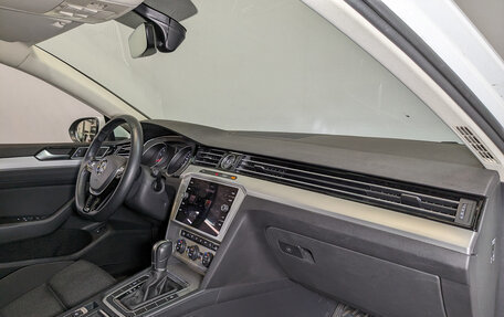 Volkswagen Passat B8 рестайлинг, 2019 год, 2 425 000 рублей, 11 фотография