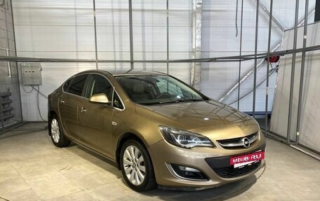 Opel Astra J, 2013 год, 799 000 рублей, 3 фотография