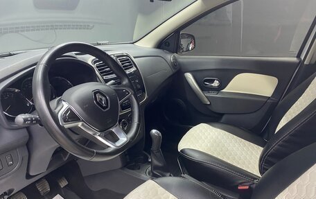 Renault Logan II, 2018 год, 990 000 рублей, 10 фотография