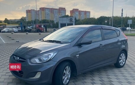 Hyundai Solaris II рестайлинг, 2011 год, 858 000 рублей, 3 фотография