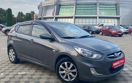 Hyundai Solaris II рестайлинг, 2011 год, 858 000 рублей, 4 фотография