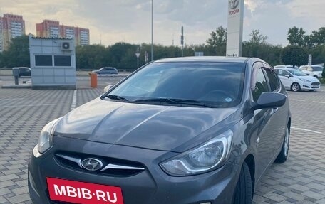 Hyundai Solaris II рестайлинг, 2011 год, 858 000 рублей, 2 фотография