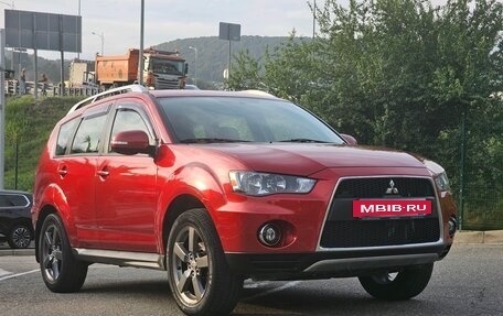 Mitsubishi Outlander III рестайлинг 3, 2010 год, 1 350 000 рублей, 2 фотография