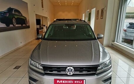 Volkswagen Tiguan II, 2020 год, 2 714 000 рублей, 3 фотография