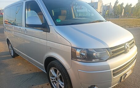 Volkswagen Multivan T5, 2011 год, 2 500 000 рублей, 2 фотография