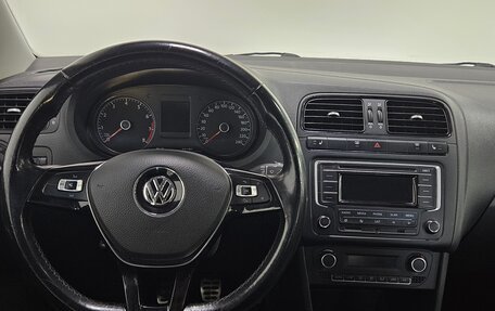 Volkswagen Polo VI (EU Market), 2015 год, 961 000 рублей, 17 фотография