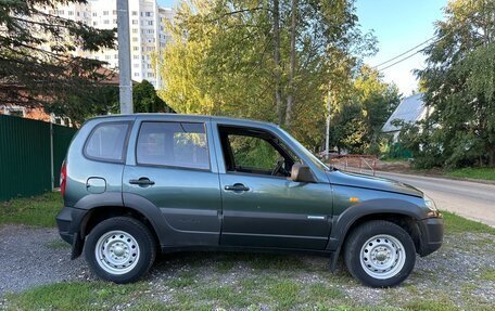 Chevrolet Niva I рестайлинг, 2010 год, 500 000 рублей, 4 фотография