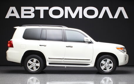 Toyota Land Cruiser 200, 2014 год, 5 800 000 рублей, 2 фотография