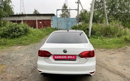 Volkswagen Jetta VI, 2012 год, 1 100 000 рублей, 2 фотография