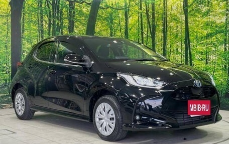 Toyota Yaris, 2021 год, 1 250 030 рублей, 3 фотография